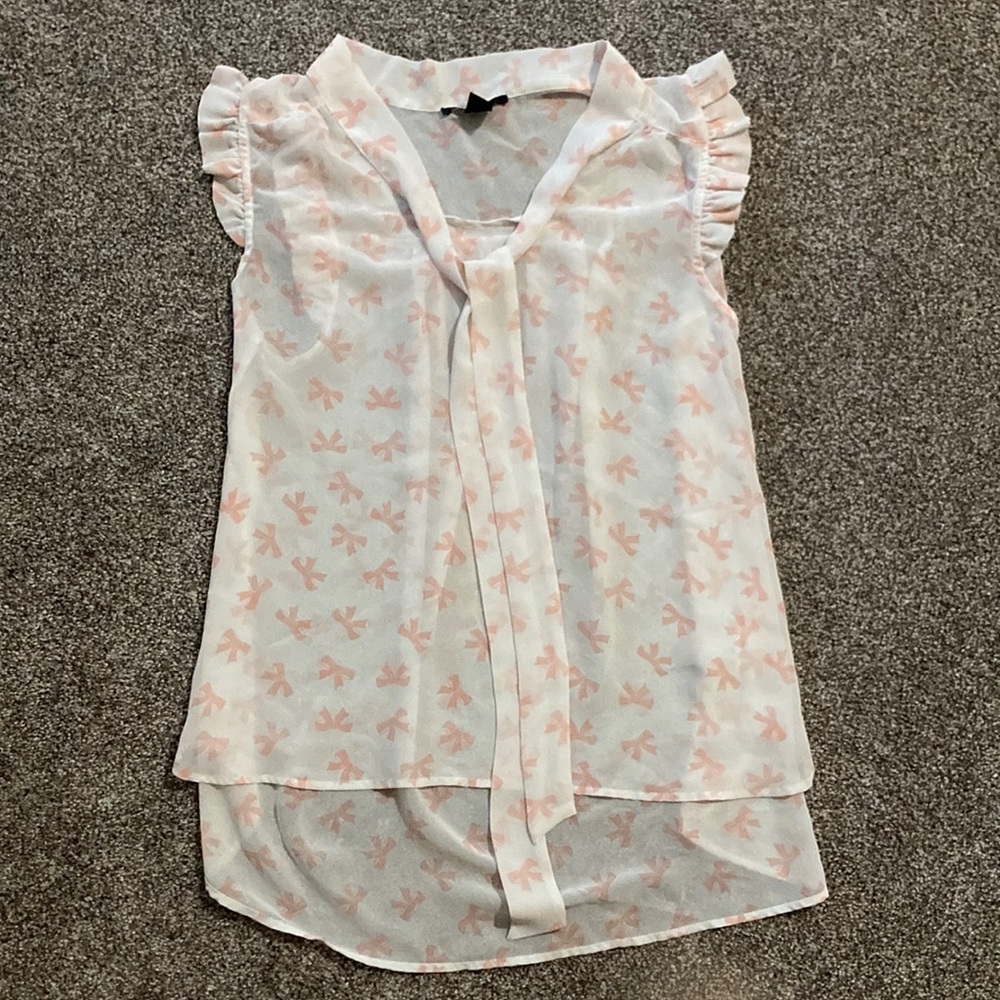 FINAL SALE Forever 21 White with Pink Bow Print Top - Size S